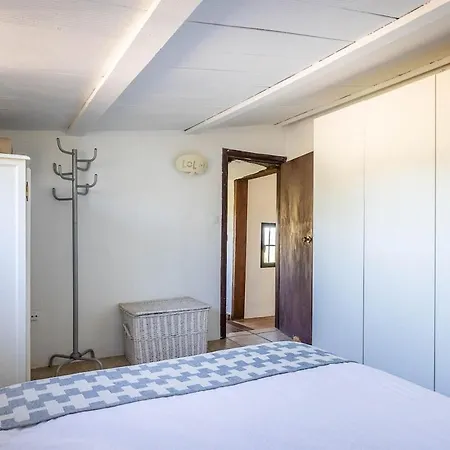Modern Comforts And Rustic Charm Prázdninový dům *