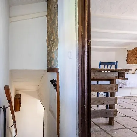 Modern Comforts And Rustic Charm Guillena