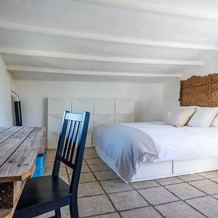 Modern Comforts And Rustic Charm *