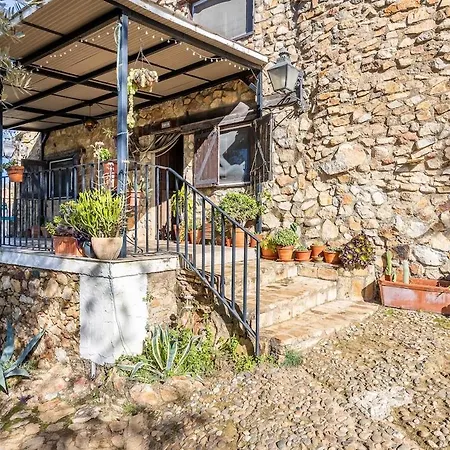 Modern Comforts And Rustic Charm * Guillena